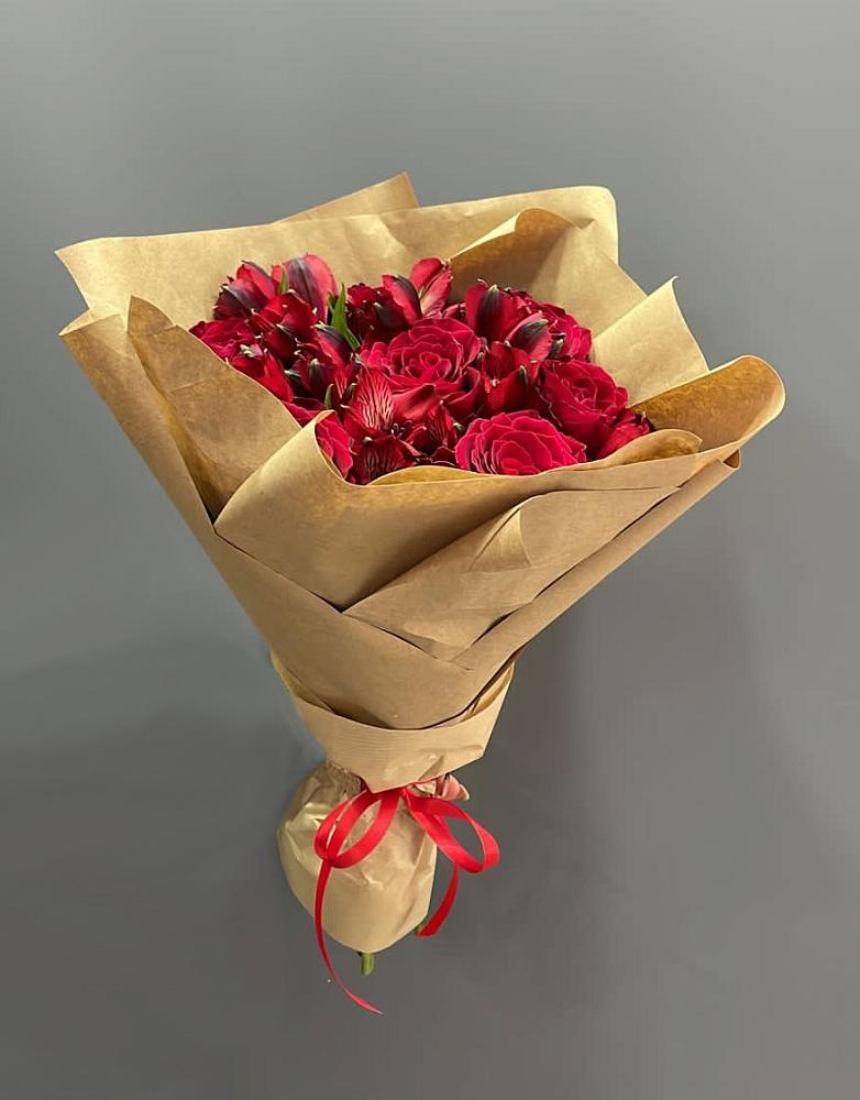 Букет цветов из: Альстромерии и Розы в Тоцкое