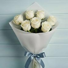 Букет 7 Белых роз Эдлесс Лав в Тоцкое
