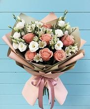 Букет цветов из:  Розы, Альстромерии и Лизиантусы в Тоцкое
