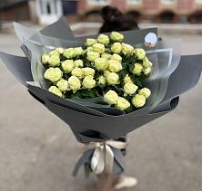 Букет Белые кустовые розы Солинеро в Тоцкое