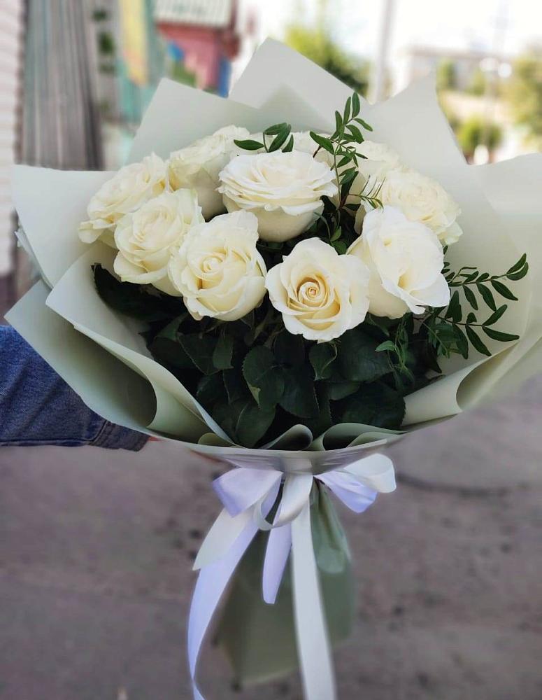 Букет Белые розы Проуд в Тоцкое