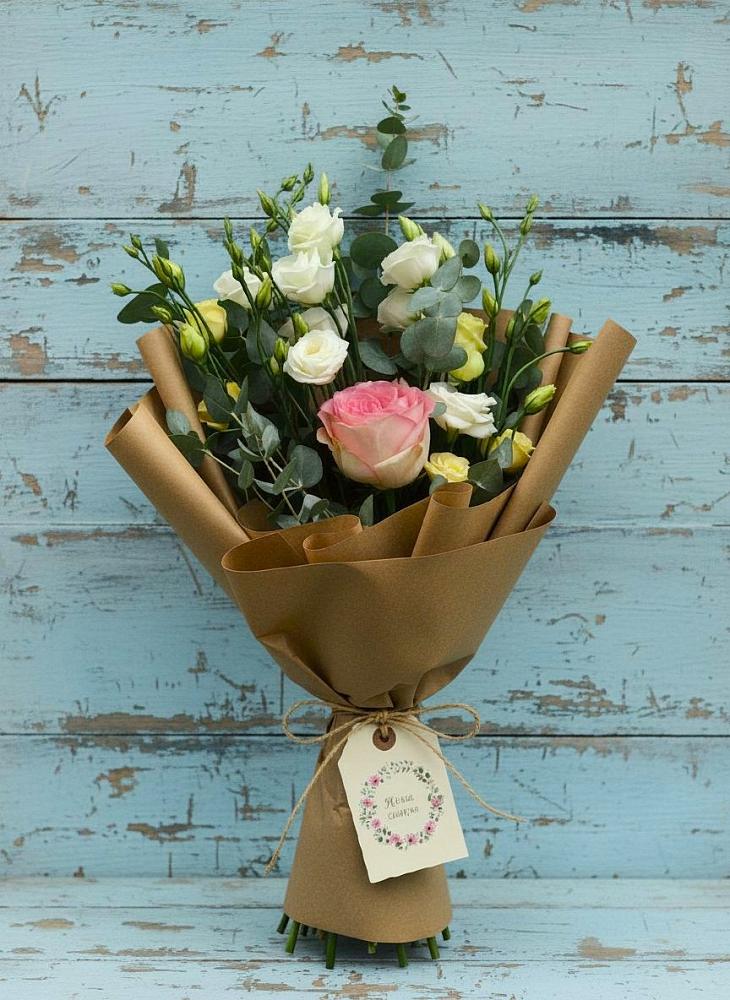 Букет цветов из: Розы и Лизиантусы в Тоцкое