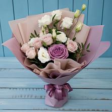 Букет цветов из:  Розы и Лизиантусы в Тоцкое