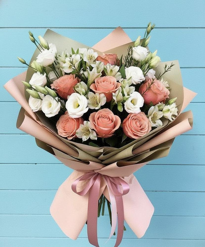 Букет цветов из: Розы, Альстромерии и Лизиантусы в Тоцкое