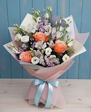 Букет цветов из:  Лизиантусы, Розы, Альстромерии и Гипсофила в Тоцкое