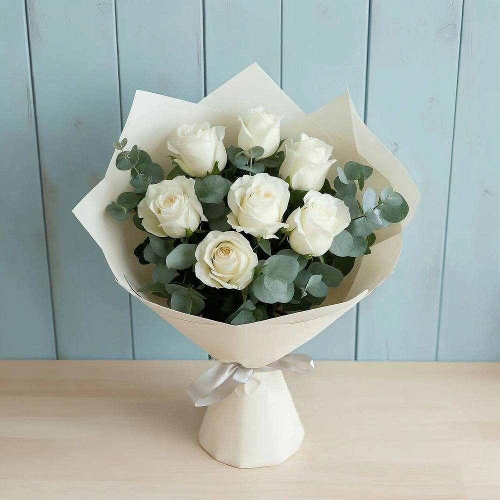Букет Белые розы в Эвкалипте в Тоцкое
