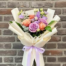 Букет цветов из:  Лизиантусы и Розы в Тоцкое