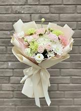 Букет цветов из:  Гвоздики, Розы, Лизиантусы и Хризантемы в Тоцкое