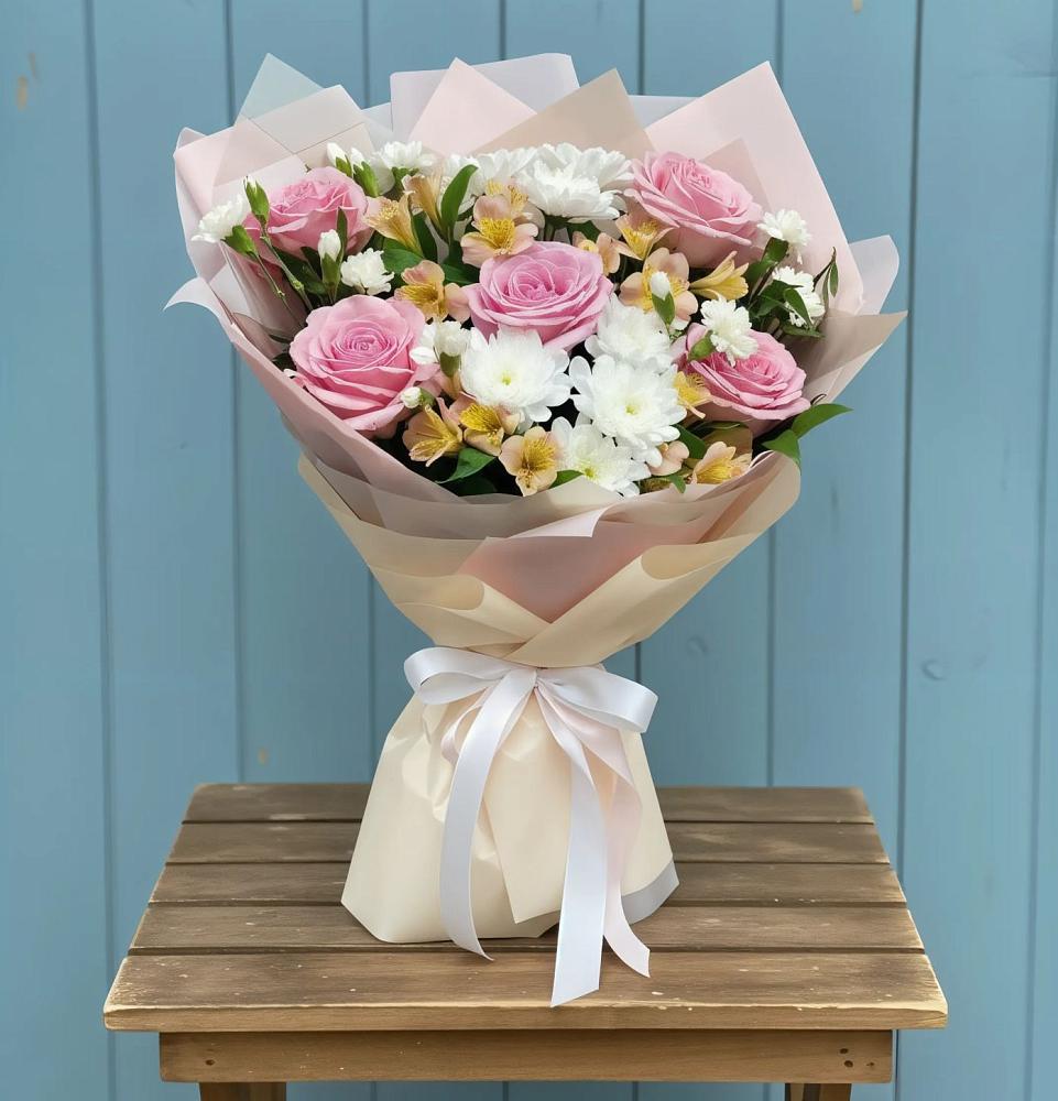 Букет цветов из: Гвоздики, Орхидеи и Розы в Тоцкое