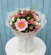 Букет цветов из:  Герберы, Альстромерии и Лизиантусы в Тоцкое