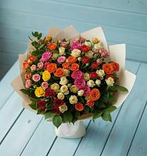 Букет Микс из разноцветных кустовых роз в Тоцкое
